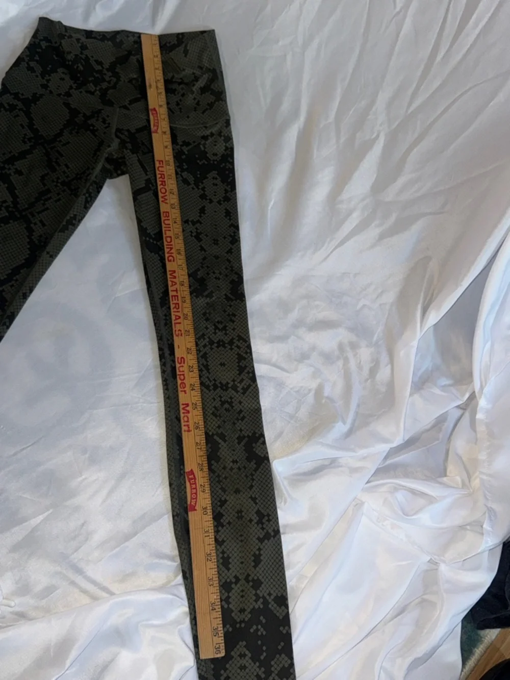 lululemon athletica Olive Green & Black Snake Print Capri Leggings - Picture 6 of 7